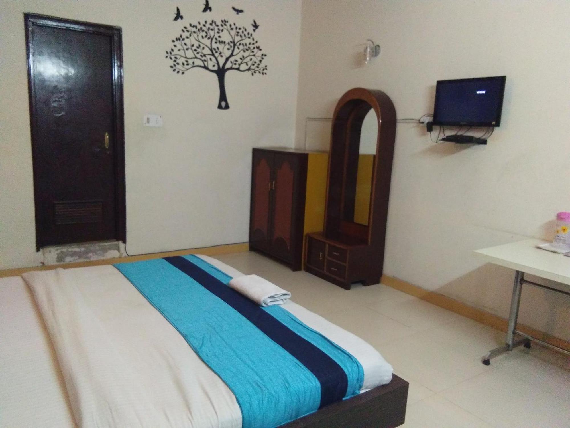 Hotel Samridhi Palace Juhi Bari Экстерьер фото